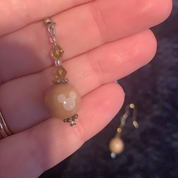 Tan Disney earrings - Picture 2 of 2